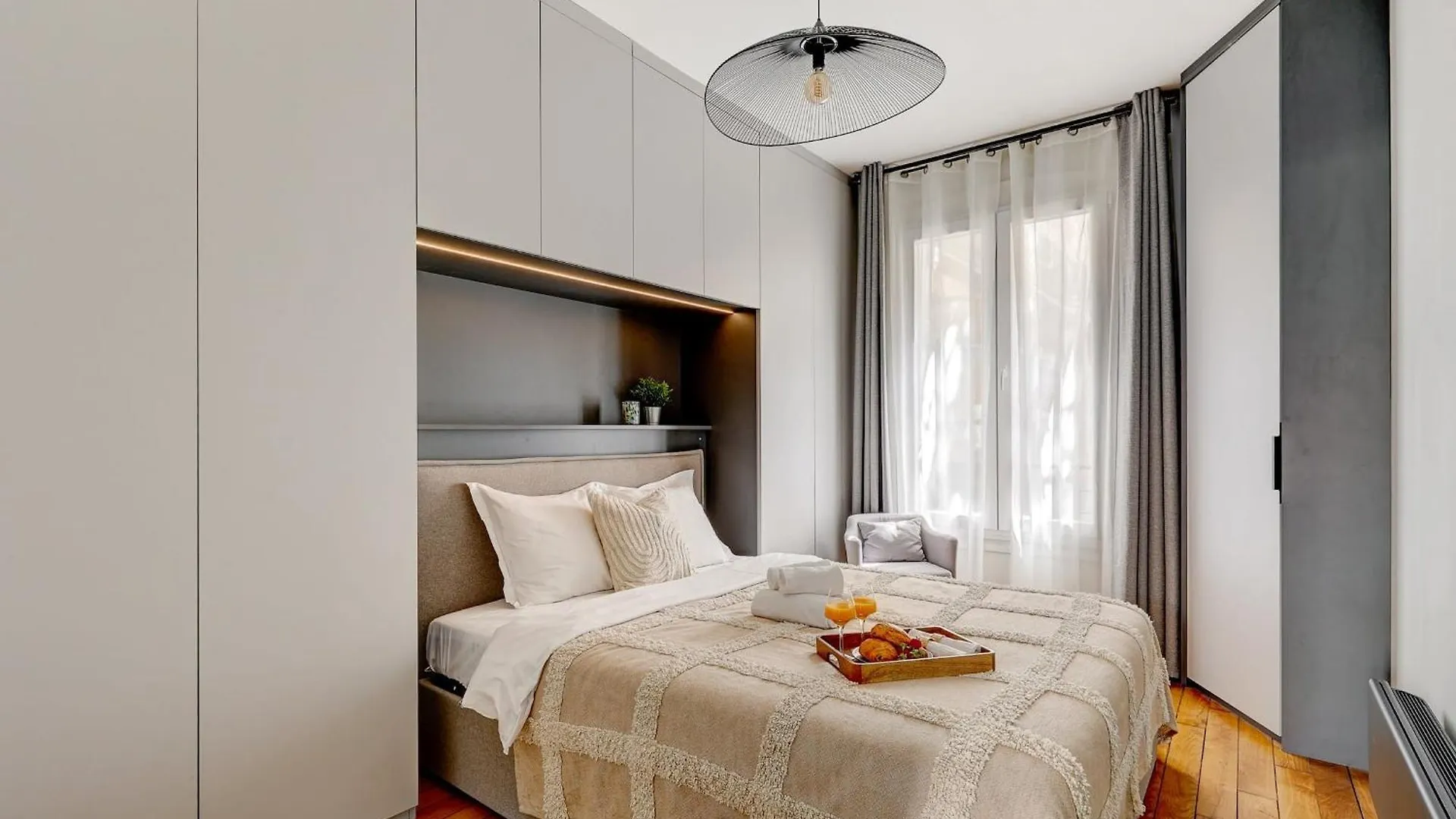 Latin Quarter & Pantheon With Balcony - Cityapartmentstay Paris 0*,  Frankrig