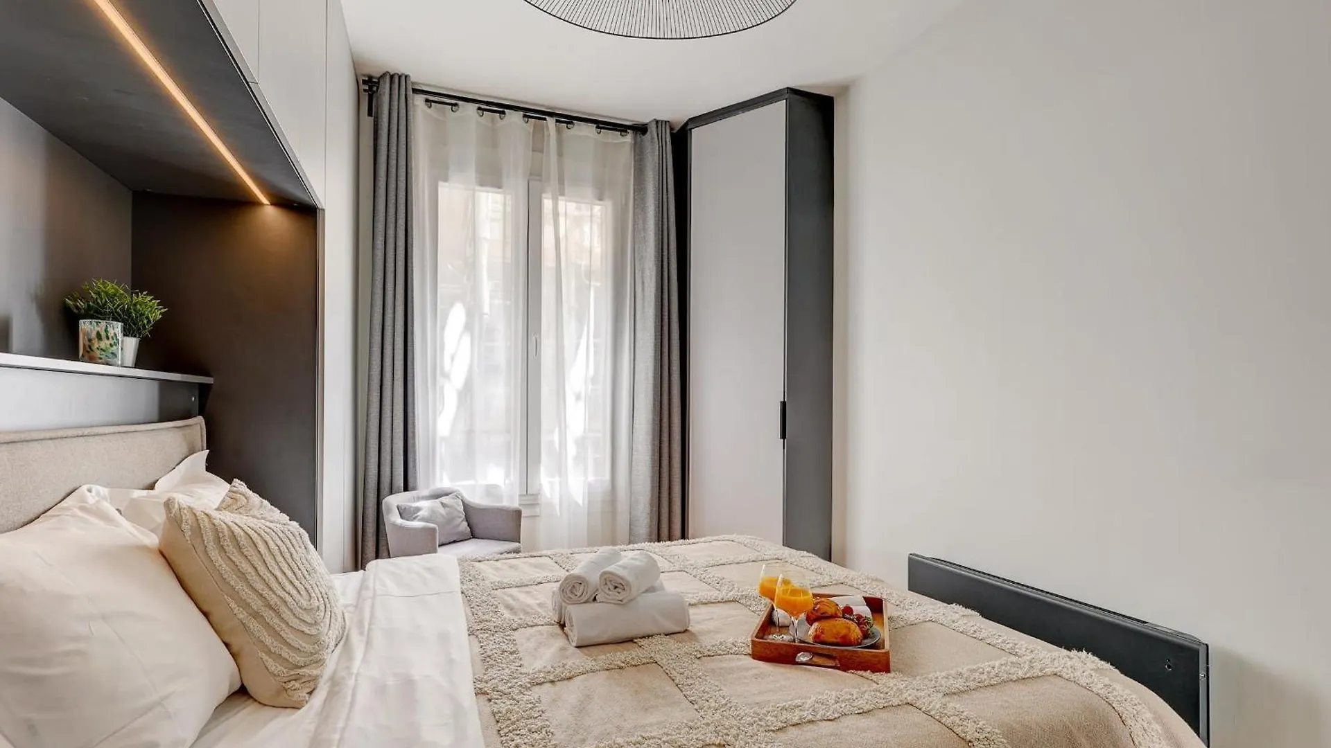Latin Quarter & Pantheon With Balcony - Cityapartmentstay Paris 0*,